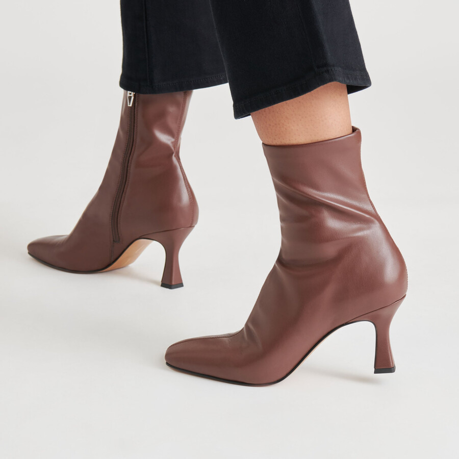 glamor boots chocolate stella