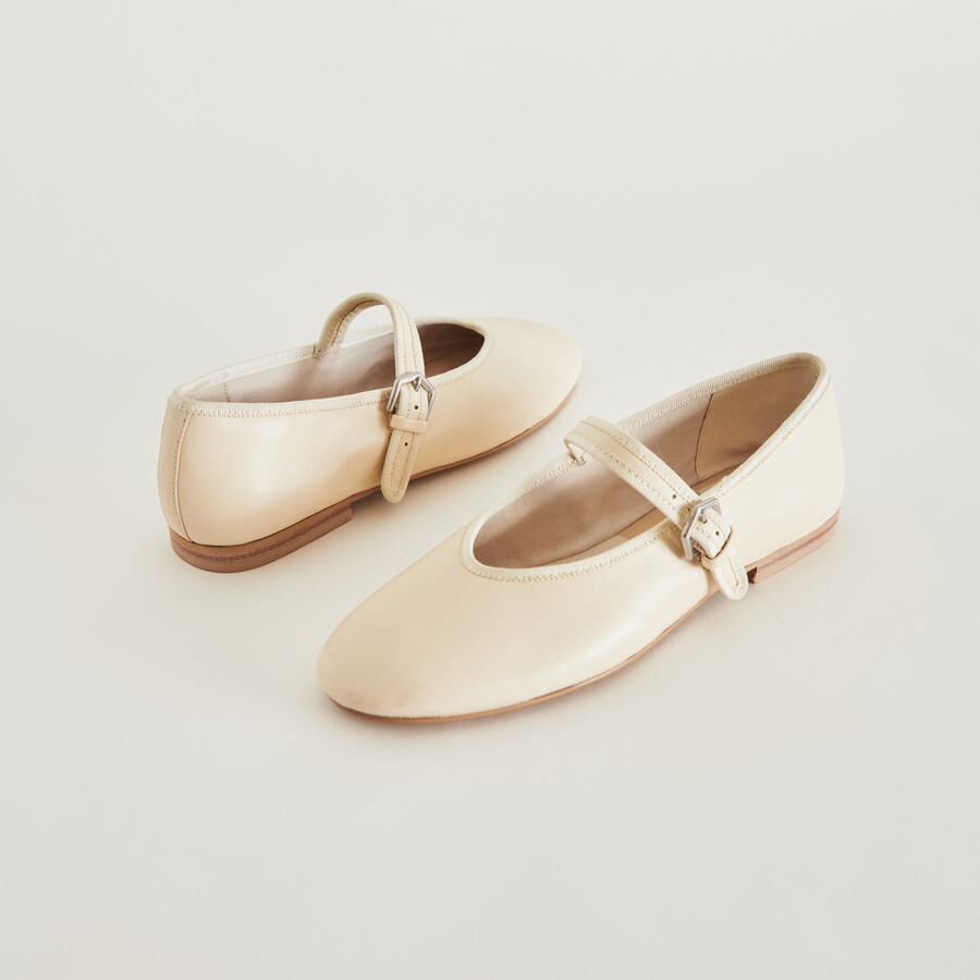 roslyn ballet flats creme leather